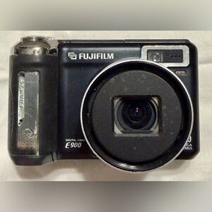 FUJIFILM FUJI E900 FINEPIX Digital Camera 9MP tested Working